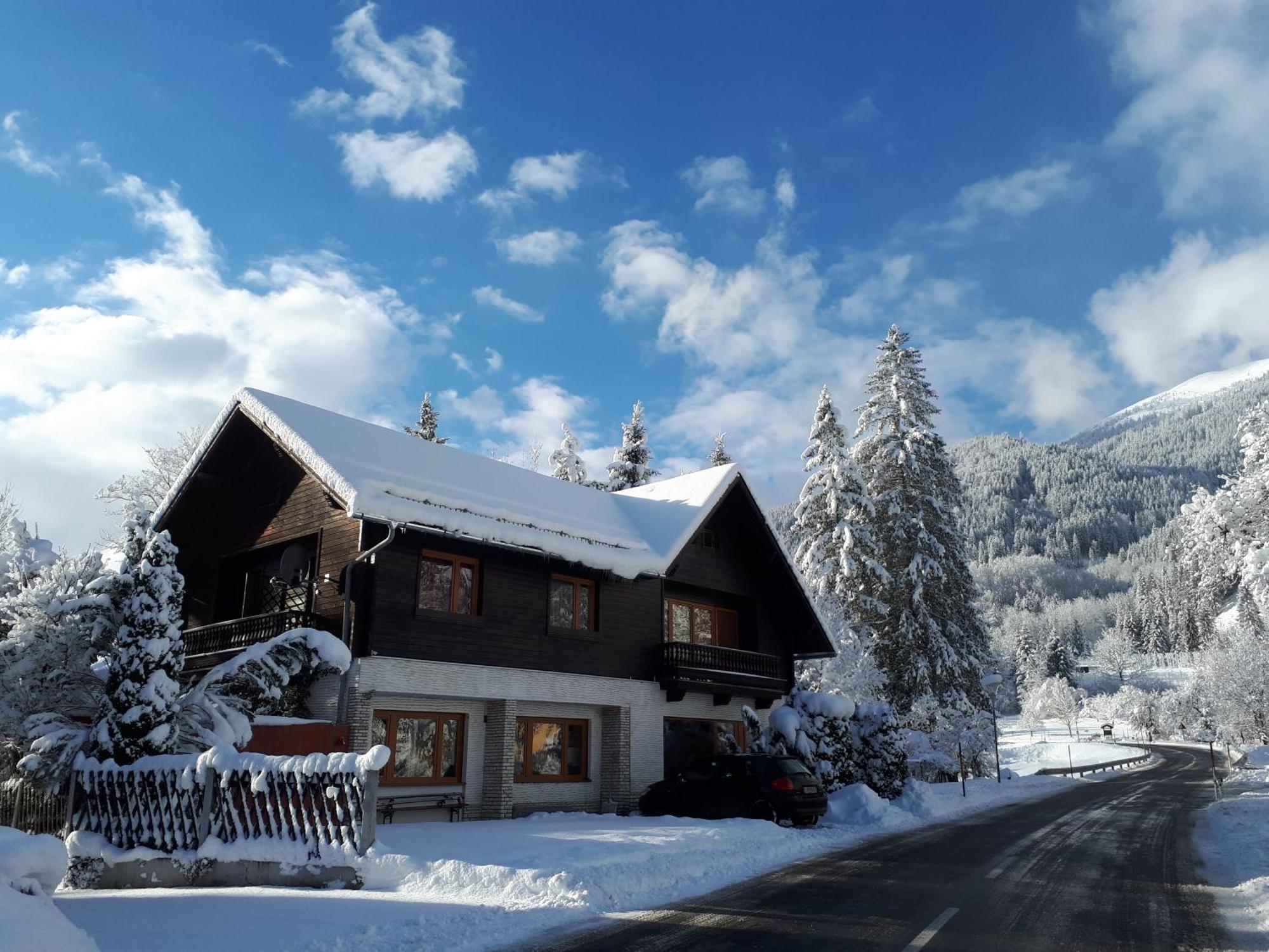 Отель Adventure House Пальфау Экстерьер фото